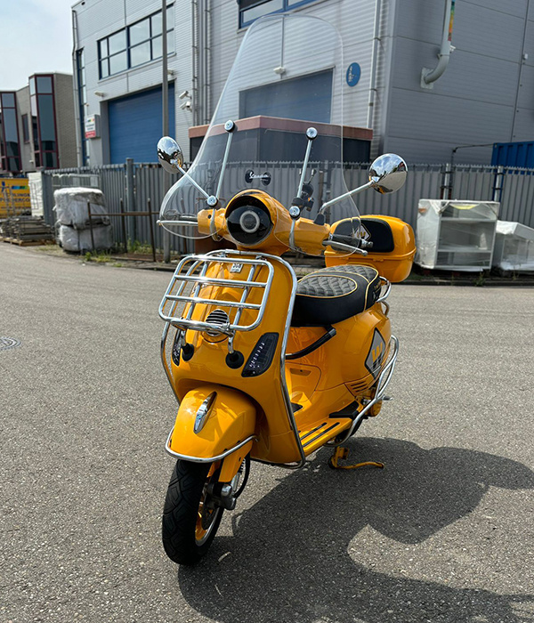 Vespa lx 25km/u Full Custom Geel 2010