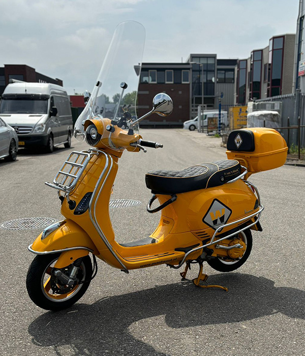 Vespa lx 25km/u Full Custom Geel 2010