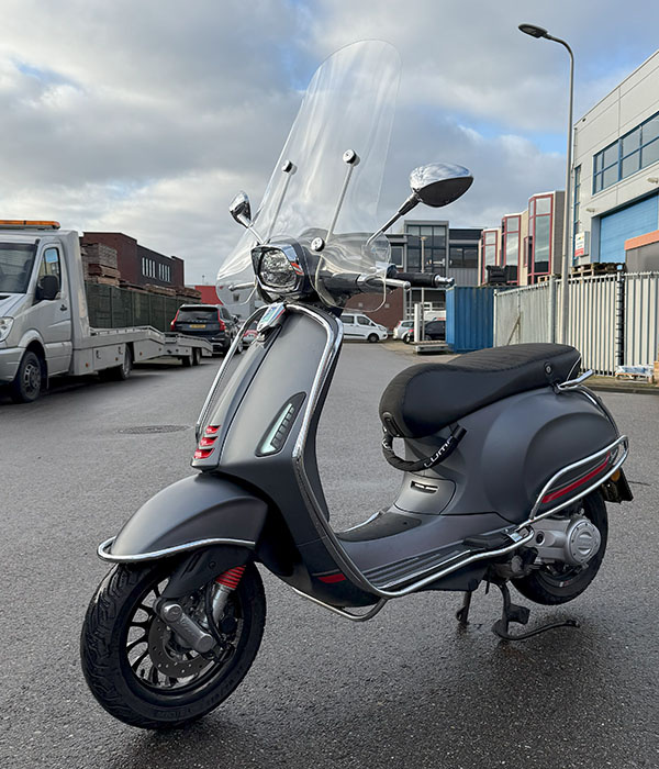 Vespa Sprint Sport 45km/u Mat Grijs 2023