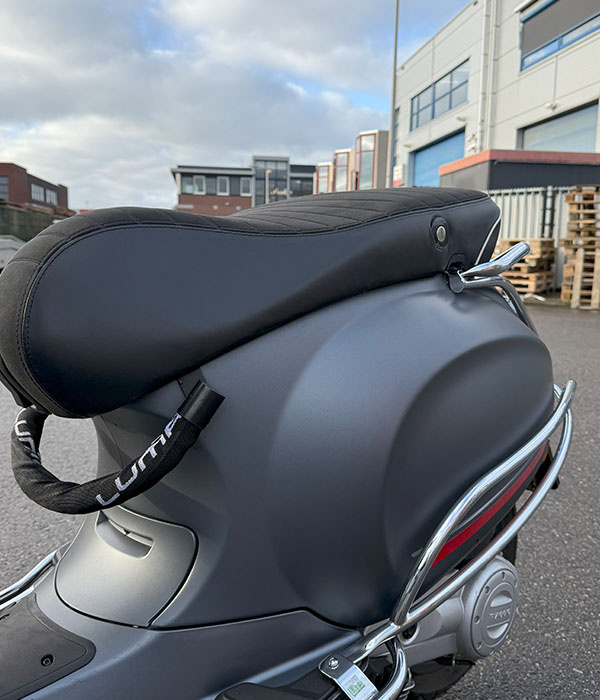 Vespa Sprint Sport 45km/u Mat Grijs 2023