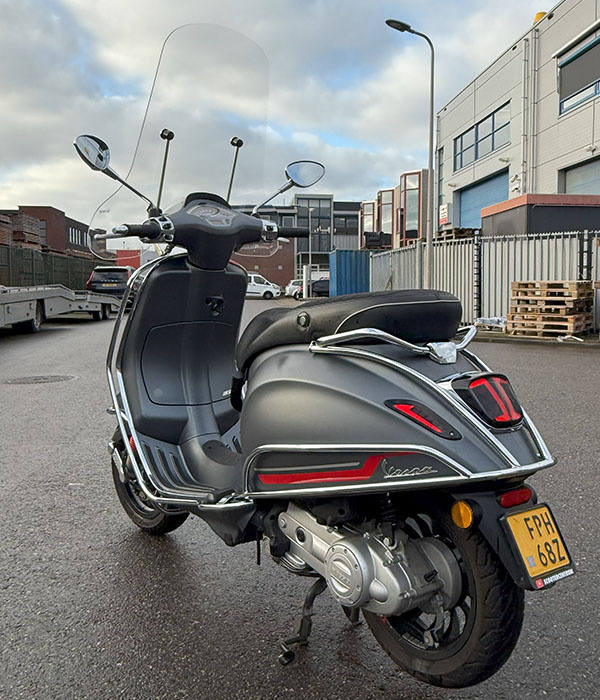 Vespa Sprint Sport 45km/u Mat Grijs 2023