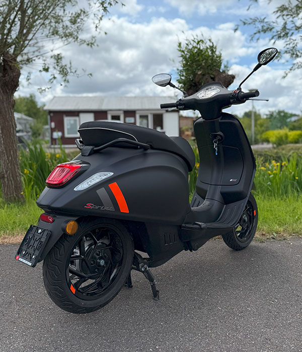 Vespa Sprint S 45k/u Elettrica Matzwart 2025