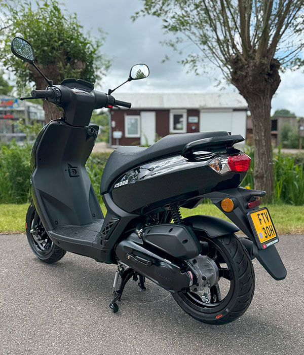 Peugeot Kisbee 45km/u EURO 5 Pearly Black