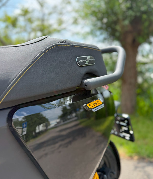 Segway E300SE 100km/u Elektrische motorscooter zwart 2025