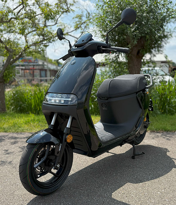 Segway E300SE 100km/u Elektrische motorscooter zwart 2025