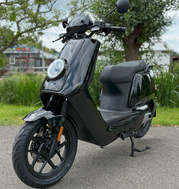 Niu Niu NQi GTS Standard 45km/u Zwart 2025
