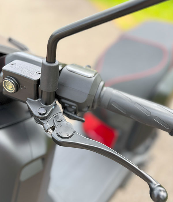 NIU NQIX150 Elektrische scooter Rood Matzwart