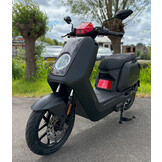 NIU NQIX150 Elektrische scooter Rood Matzwart