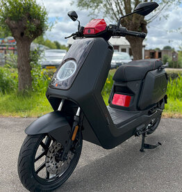 Niu NIU NQIX150 Elektrische scooter Rood Matzwart