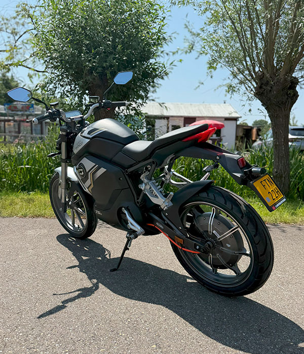 Super Soco TSX Elektrische bromfiets Silver Black 45km