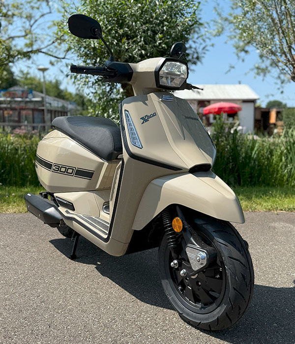 Lambretta X Series X300 SR White Latte