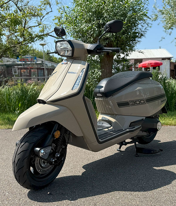 Lambretta X Series X300 SR White Latte