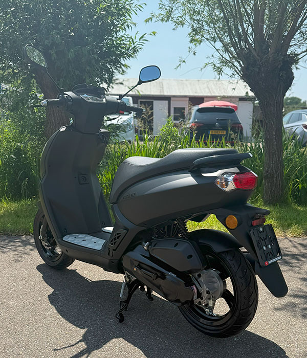 Peugeot Kisbee 45km/u EURO 5 Black Edition 2025