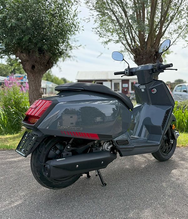 Lambretta X 125cc Scuro Grey 2025