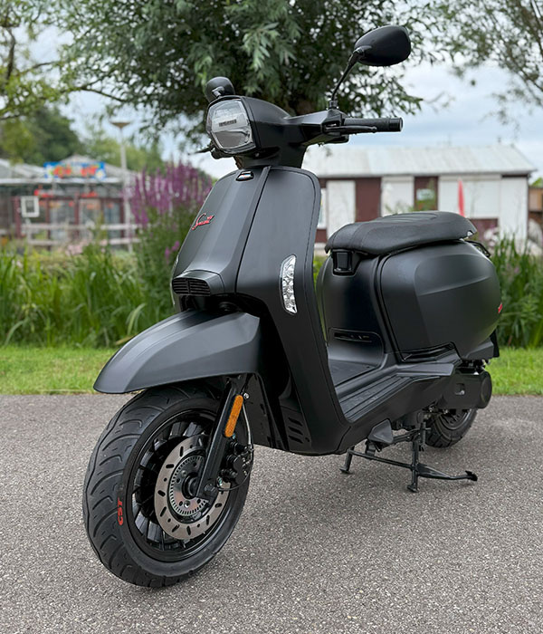 Lambretta V50 45km/u E5+ Special Zwart 2025