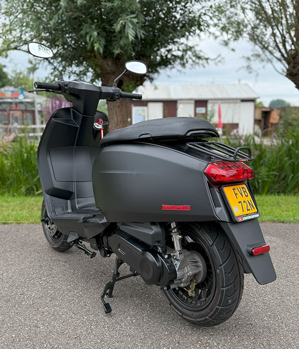 Lambretta V50 45km/u E5+ Special Zwart 2025