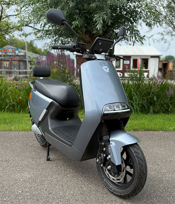 Yadea G5 45km/u Grey 2025
