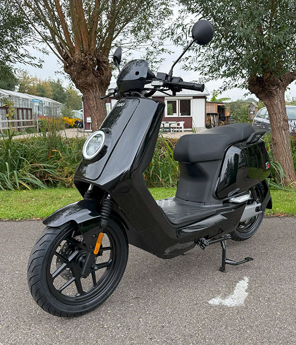 Niu NQi GTS Standard 45km/u Zwart 2025