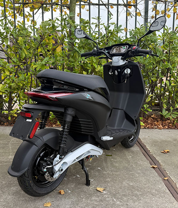 Piaggio One 45km/u Zwart 2023 Opknapper