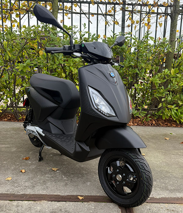 Piaggio One 45km/u Zwart 2023 Opknapper