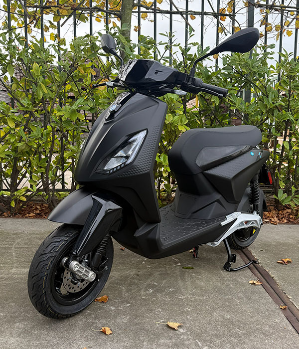 Piaggio One 45km/u Zwart 2023 Opknapper