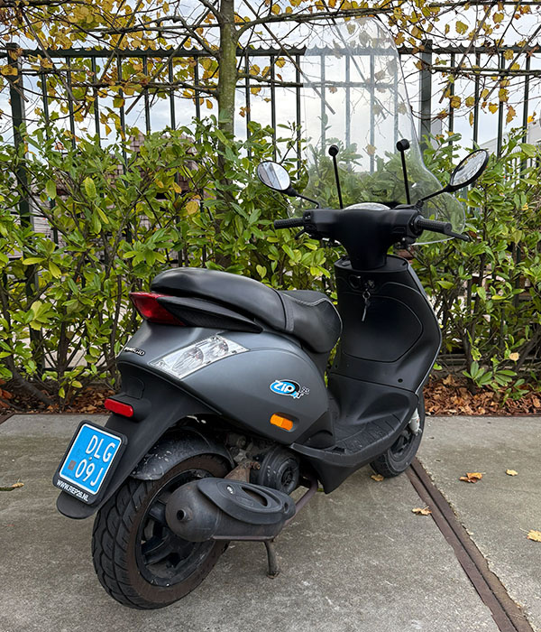 Piaggio Zip 25km/u Grijs 2017 Opknapper