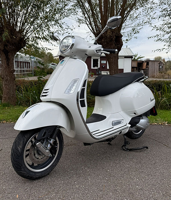 Vespa GTS 300 Wit 2025