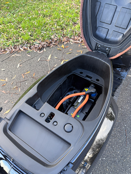 IVA Lux Electric 2.0 25km/u Zwart 2025