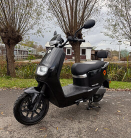 Yadea Yadea E8S 45km/u Zwart 2024 Yadea Yadea E8S 45km/u Zwart 2024