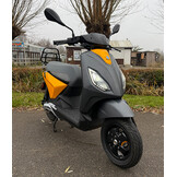 Piaggio One 25km Geel/Grijs  2022