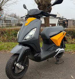 Piaggio Piaggio One 25km Geel/Grijs  2022