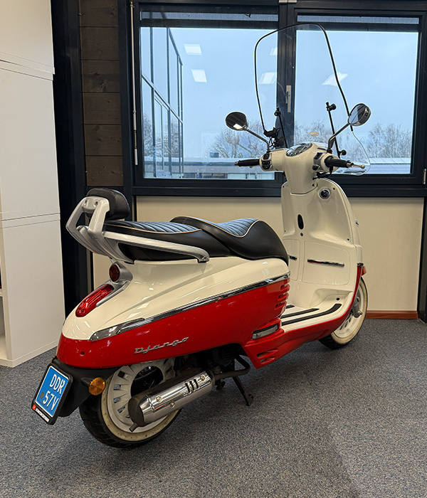 Peugeot Django 25km/u Dragon Red 2017