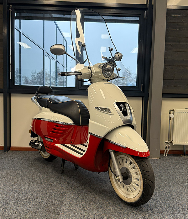 Peugeot Django 25km/u Dragon Red 2017