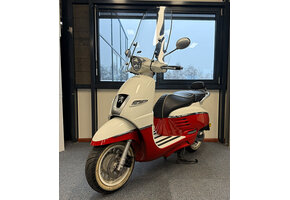 Peugeot Django 25km/u Dragon Red 2017