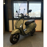 Vespa elettrica 45km/u Verde Matt Custom 2026