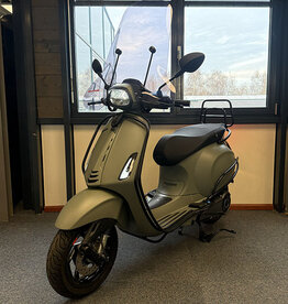 Vespa Vespa elettrica 45km/u Verde Matt Custom 2026