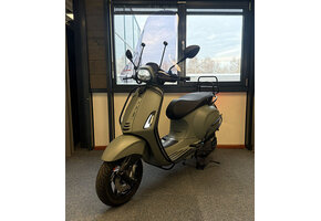 Vespa elettrica 45km/u Verde Matt Custom 2026
