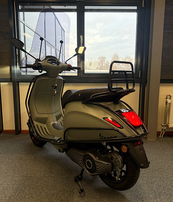 Vespa elettrica 45km/u Verde Matt Custom 2026