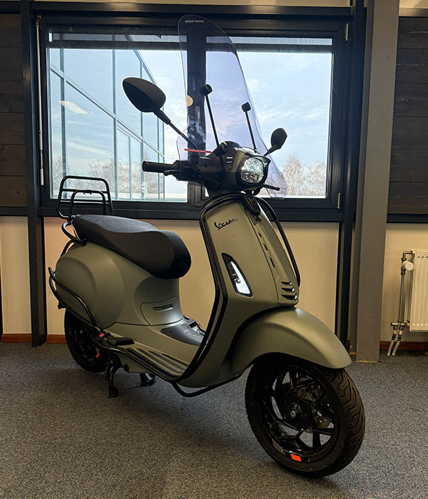 Vespa elettrica 45km/u Verde Matt Custom 2026