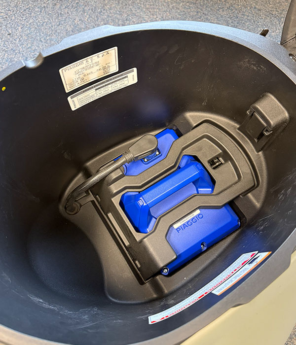 Vespa elettrica 45km/u Verde Matt Custom 2026