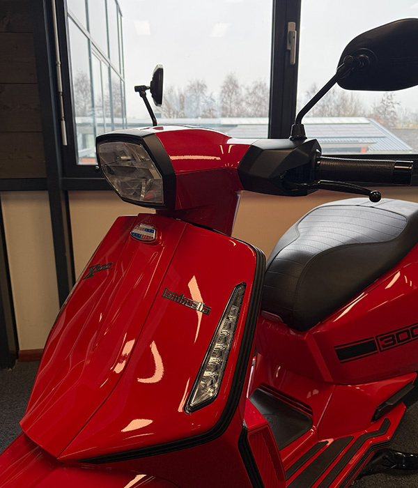 Lambretta X Series X300 SR Red-Black