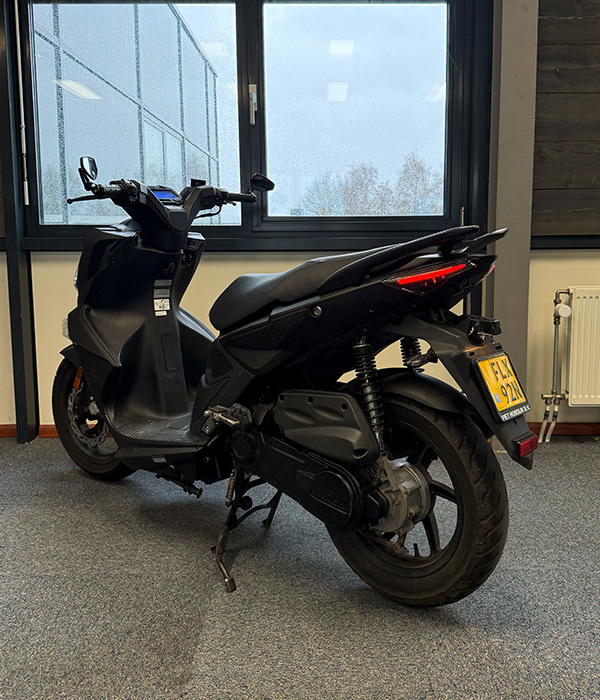 Kymco New Super 8 Matzwart 2023