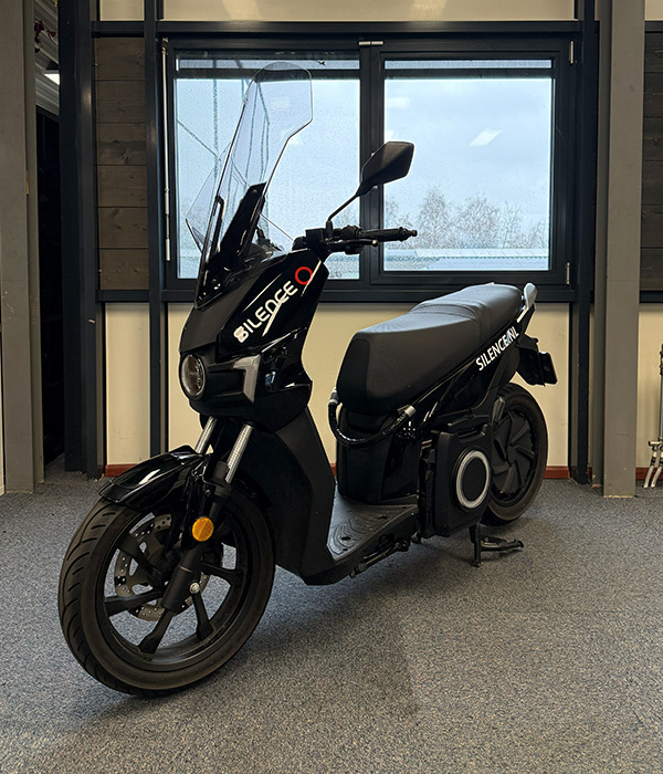 Silence S01 45km/u Zwart