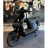 Segway E110S E5 Glanzend Zwart 45km/u - 2023