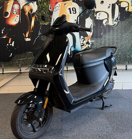 Segway Segway E110S E5 Glanzend Zwart 45km/u - 2023 Segway Segway E110S E5 Glanzend Zwart 45km/u - 2023