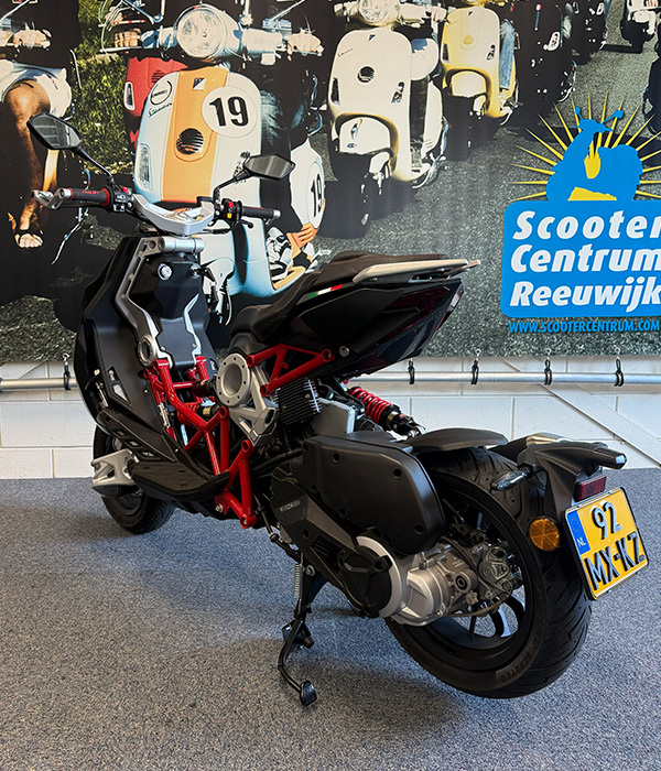 Italjet Dragster Black Red 200cc Euro 5 - Motorscooter