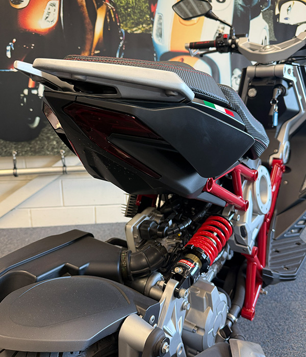 Italjet Dragster Black Red 200cc Euro 5 - Motorscooter