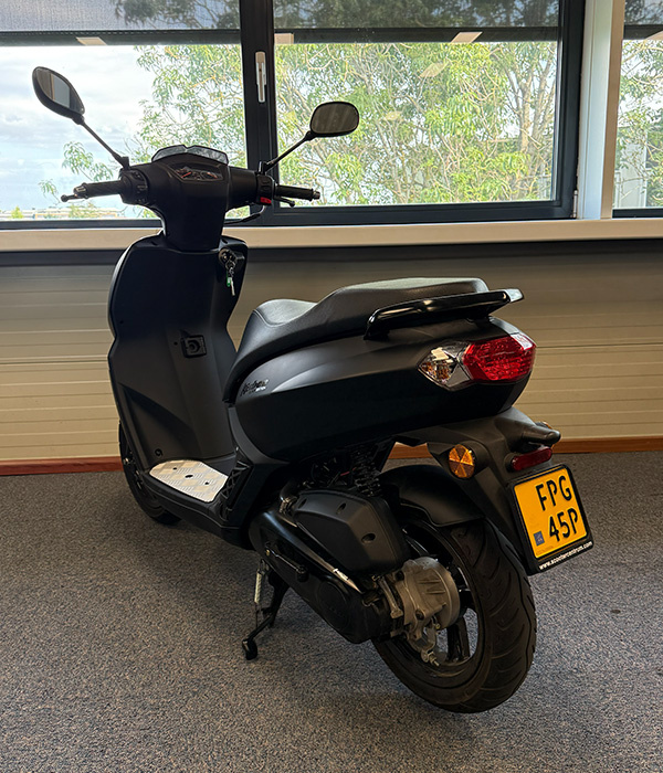 Peugeot Kisbee E5 45km/u Black Edition - 2023