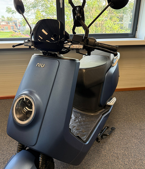 NIU NQi1S Extended Matblauw 45km 60V 35AH 1500W - 2024