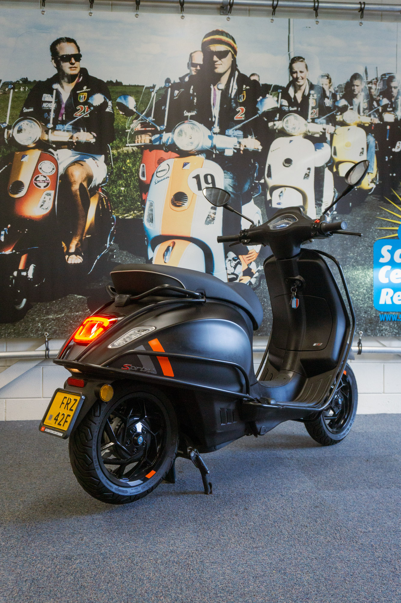 Vespa Sprint S Elettrica Nero Matt 45km/u - 2024